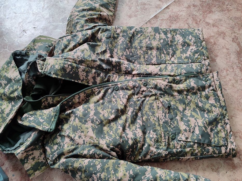 Продам зимнюю форму полевую