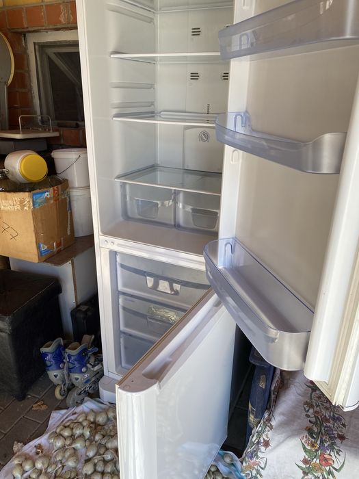 Холодильник Indesit NO FROST syper