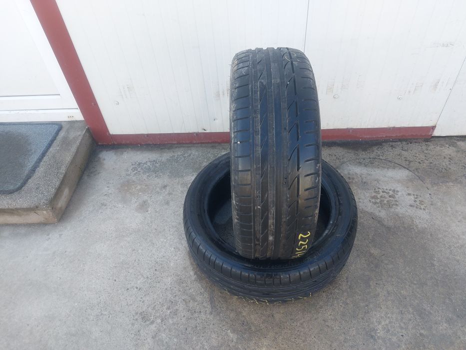 150 lei bucata! Doua anvelope de vara 225 45 r18 Bridgestone! 7 mm