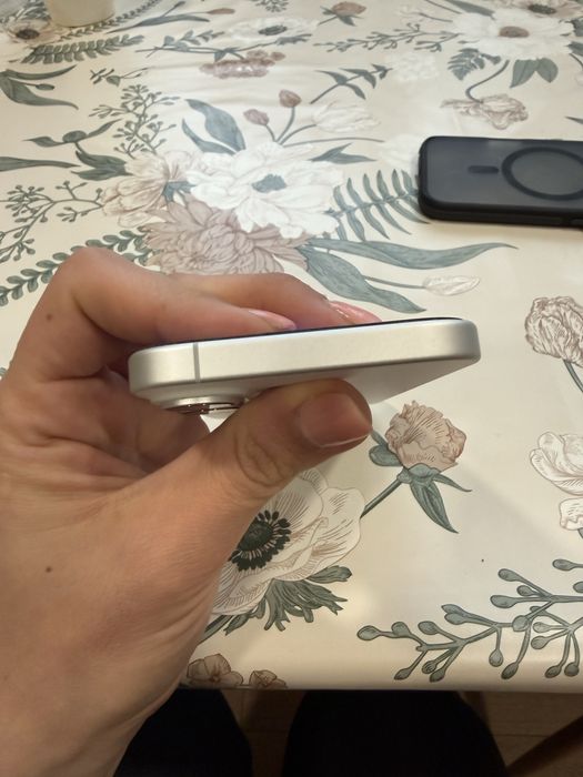 iPhone 17 256GB – като нов, с гаранция до 03.03.2027