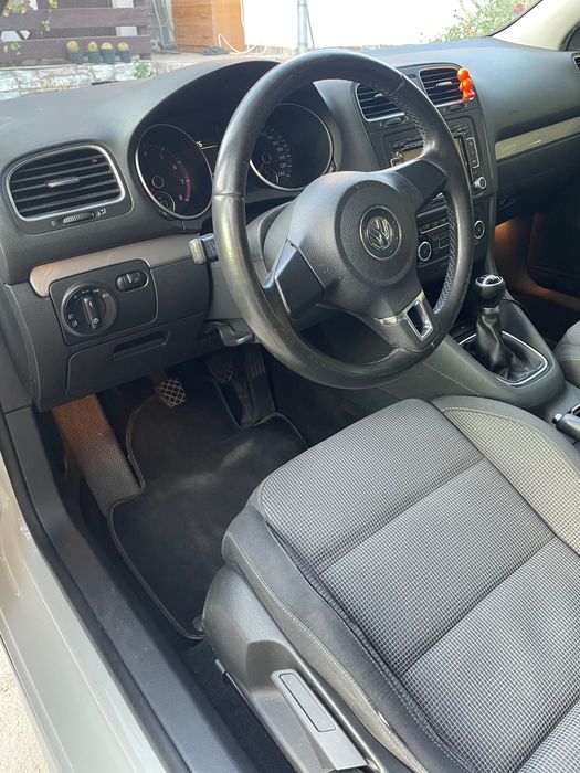 VOLKSWAGEN Golf 2011 — imagine 2