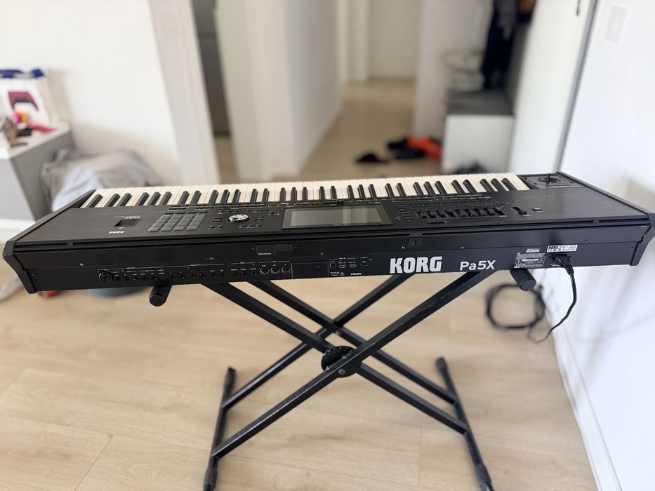 Korg PA-5X 76 International
