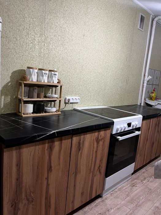 Продам кухонные шкафы напольные