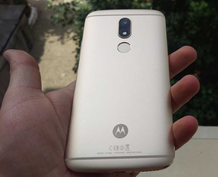 vand telefon motorola moto M