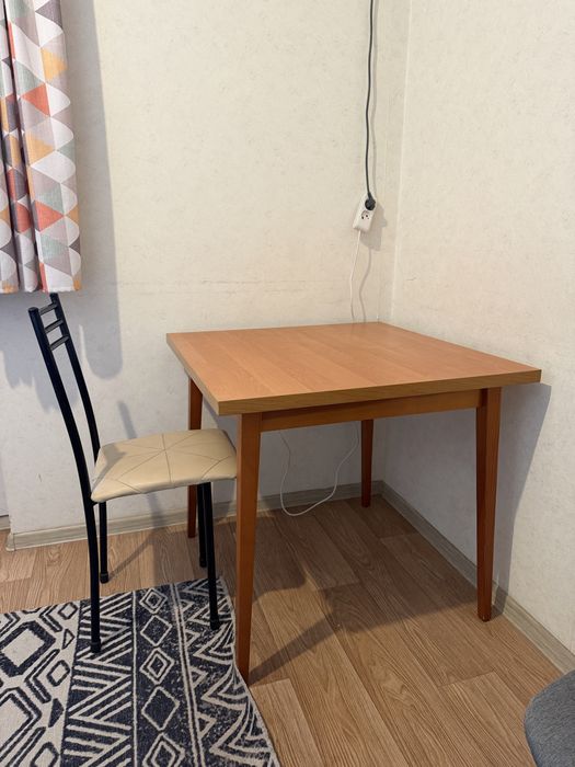 Стол, с 4 стульями