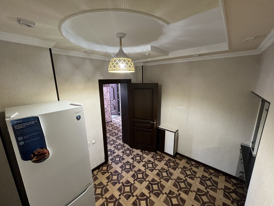 Юнусабад 19  Своя Продам или сдам 3/1/5   нежилое вдоль дороги