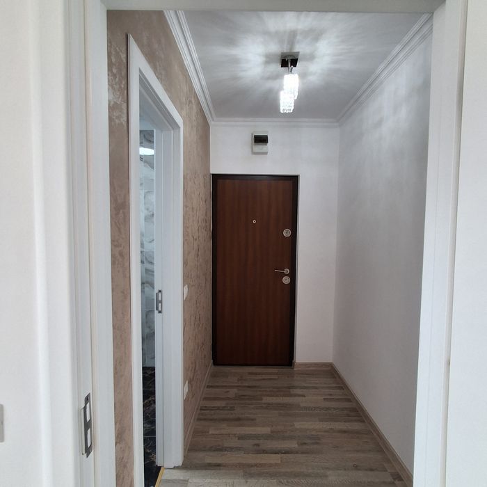 Vând Garsonieră / Renovată in totalitate / Târgu Neamț