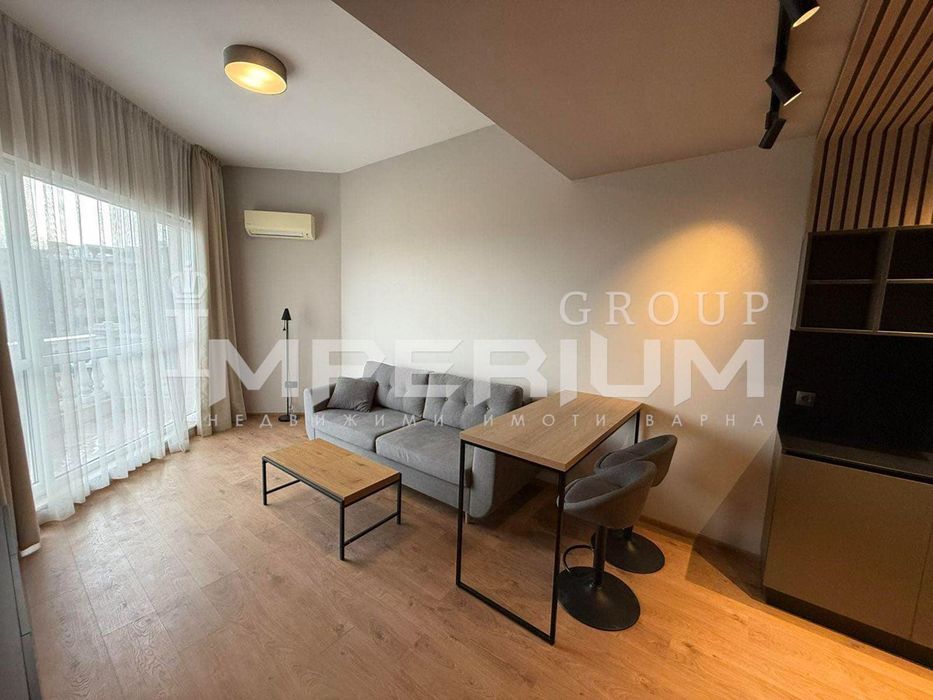 Страхотен апартамент с огромна тераса + ПАРКОМЯСТО в цената, кв. Бриз