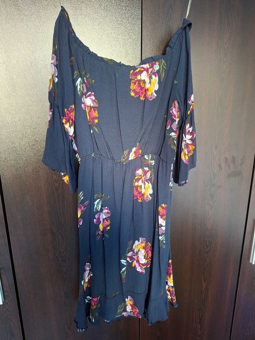 Ефирна шарена рокля