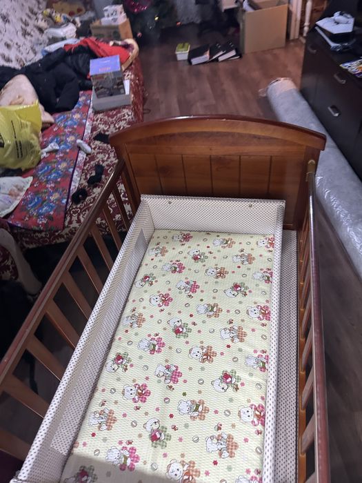 Продам манежку в отличном состояним