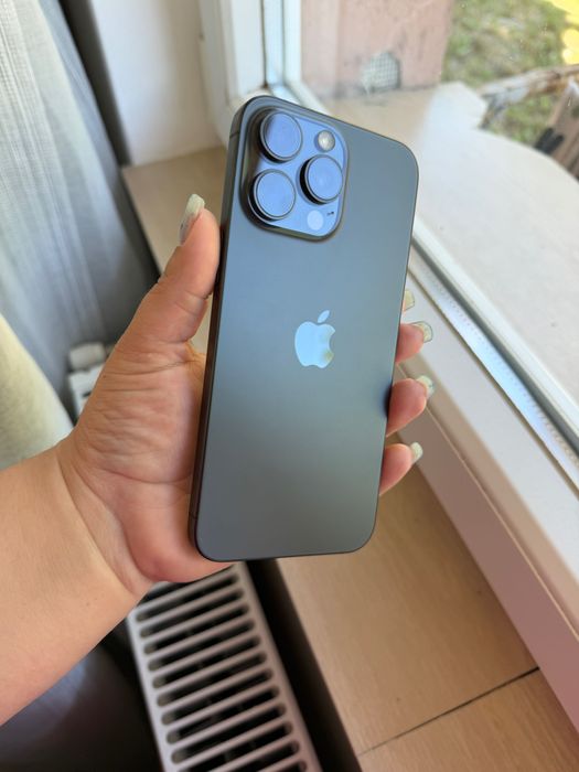 Vând iPhone 15 pro Max