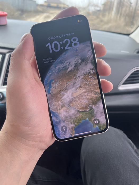 Айфон 13 в идяльном состяниие