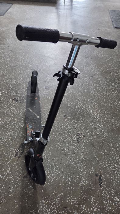 Vând trotinetă pliabilă roți 200mm
