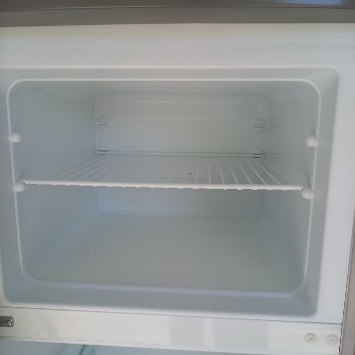 Хладилник с камера АЕG