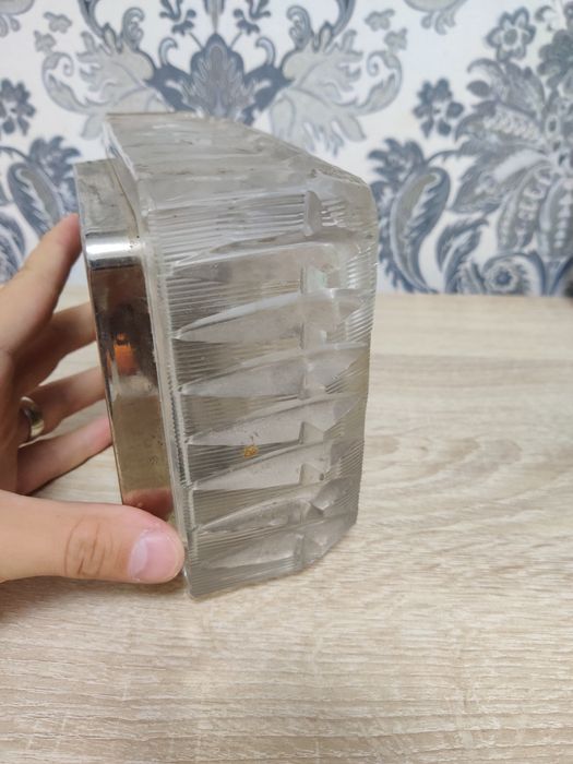 Продаю настольные часы Маяк