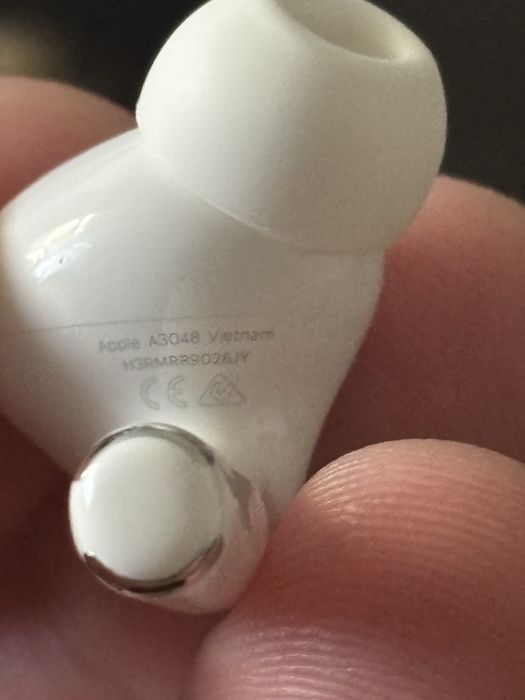 Левый наушник airpods pro