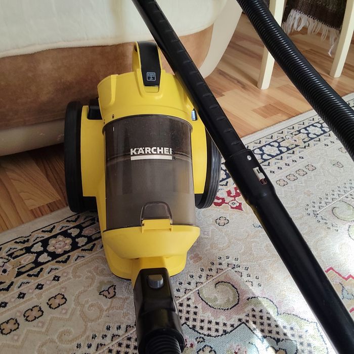 Пылесос Karcher в хорошем состоянии