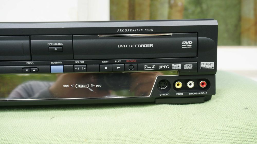 DVD recorder combo VHS marca FUNAI model W4A-A1480 stereo Hi-Fi