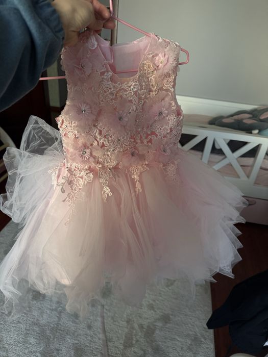 Платье для девочки со шлейфом