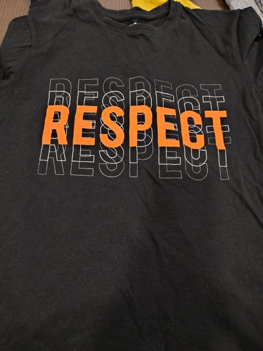 4 блузи и долнище с цип черно