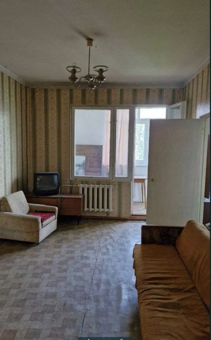 Юнусабад 11 квартал. Продается квартира 2/4/4