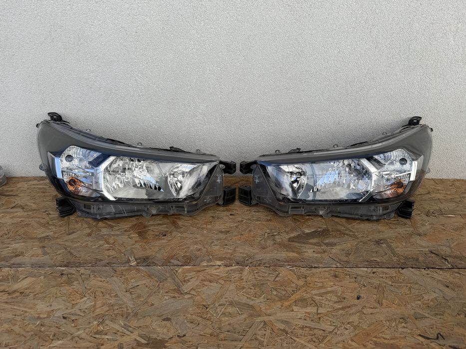 SET Far stanga dreapta toyota Hilux 2020-2023 Facelift Halogen Origine