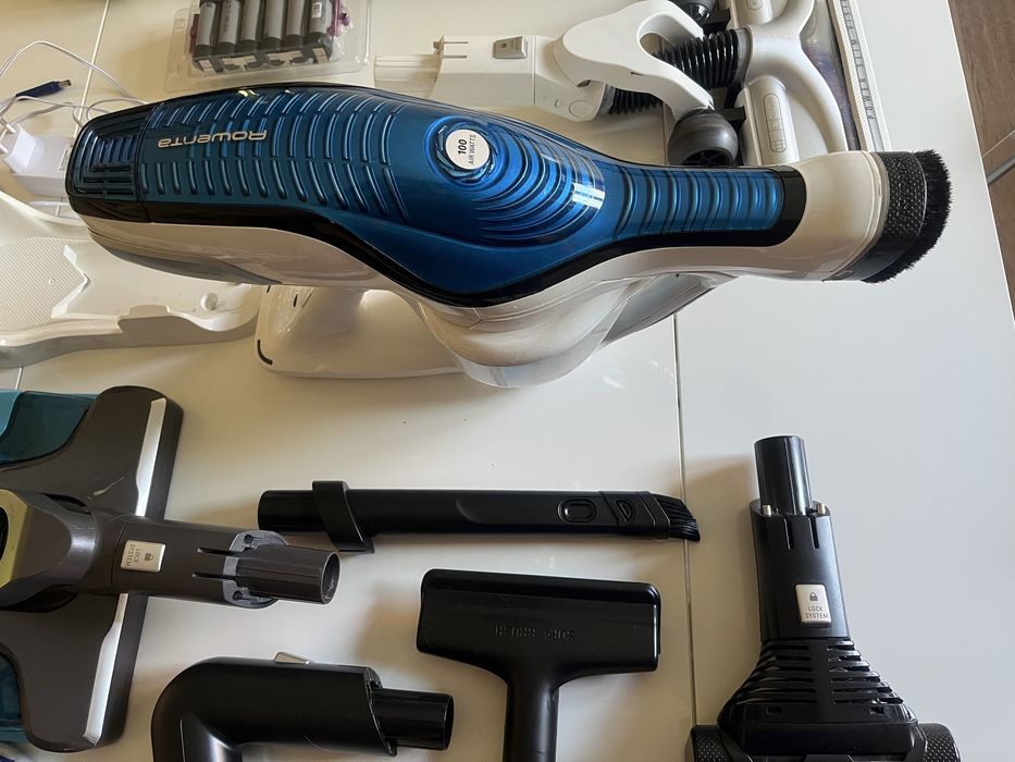 Aspirator vertical Rowenta Air Force Flex Aqua RH9490 W0