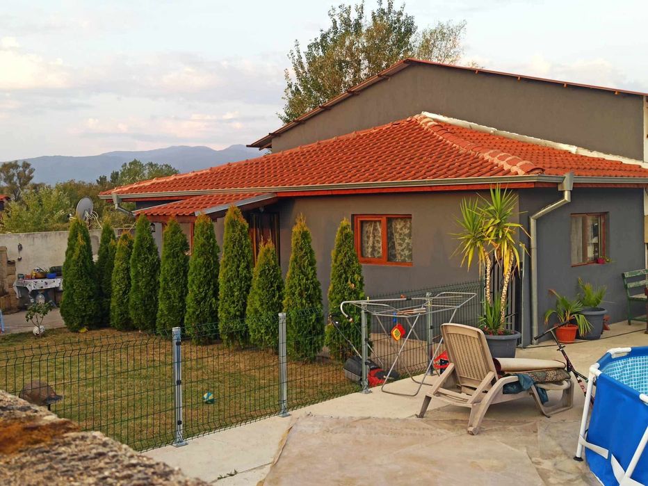 Продава се Склад в Сандански - 3700 кв.м за 82 €/кв.м - Снимка #1