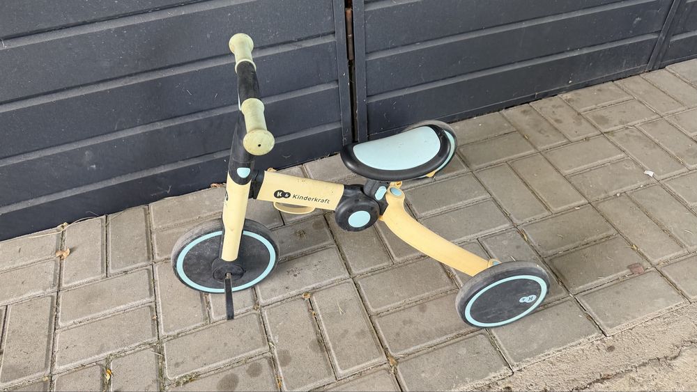 Продам беговел kinderkraft