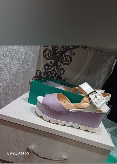 Продам обувь новая