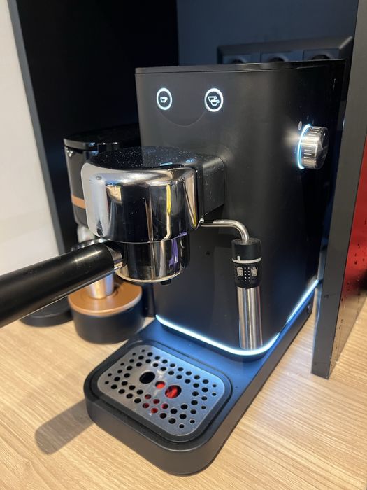 WMF кафемашина LUMERO DEEP BLACK