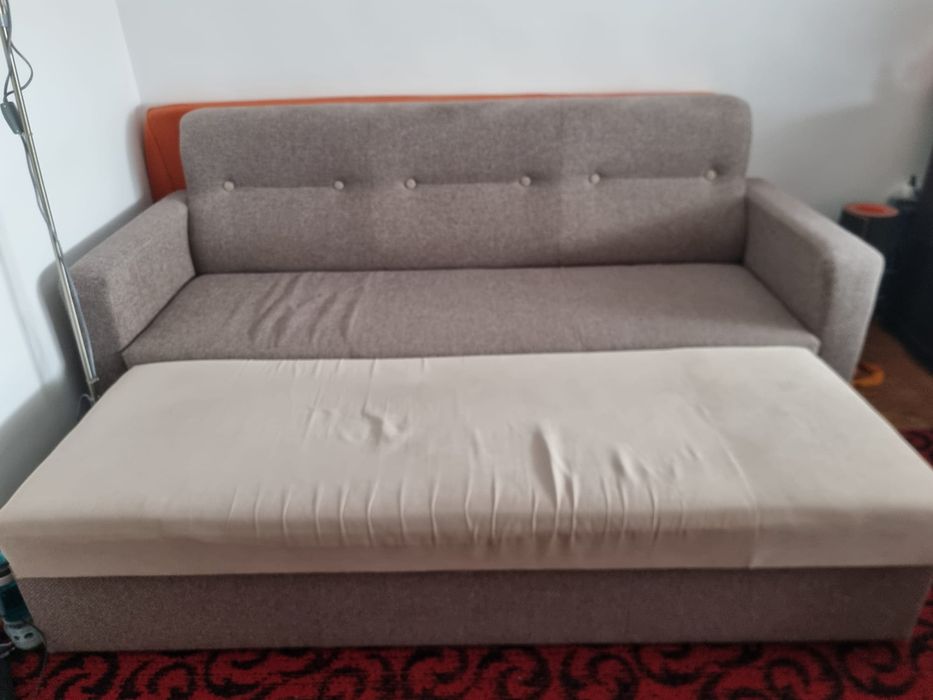 Vând canapea extensibila