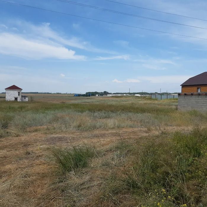 Участок рядом с озером