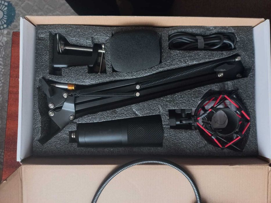 продам микрофон Fifine T732