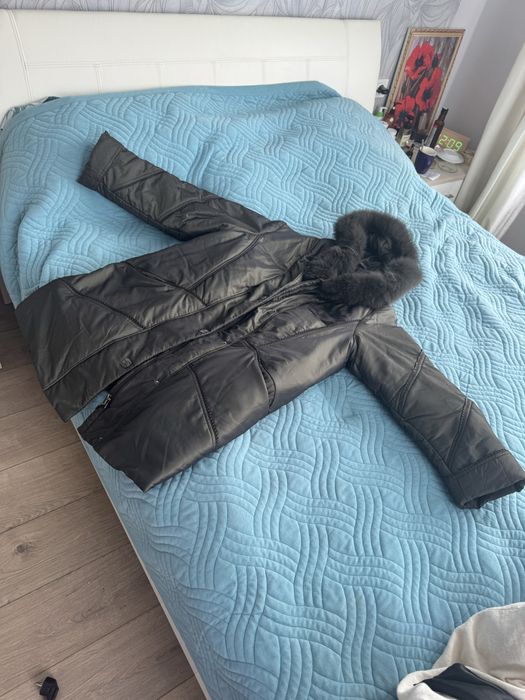 Продам куртку женскую