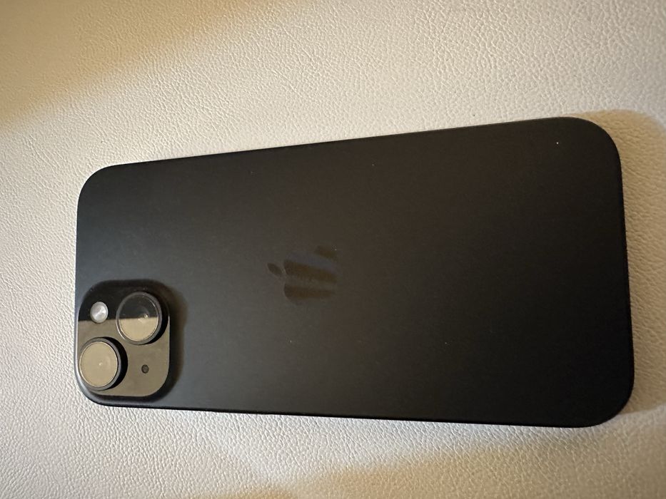 Vand urgent sau schimb iphone 15 impecabil