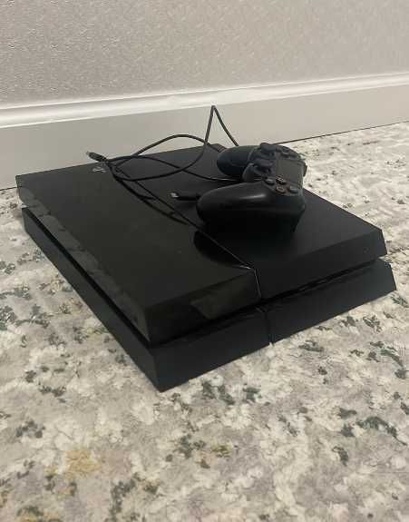 Консоль PlayStation 4 FAT