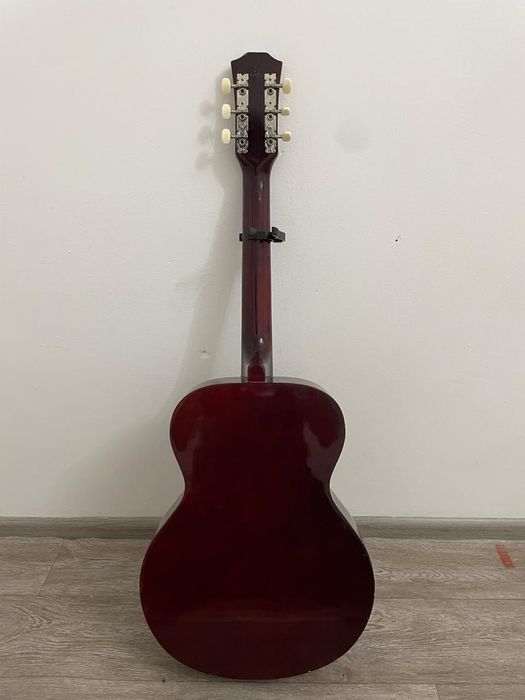 Продам гитару б/у