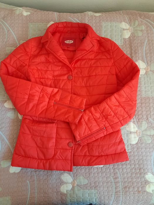 Продам курточку-ветровку