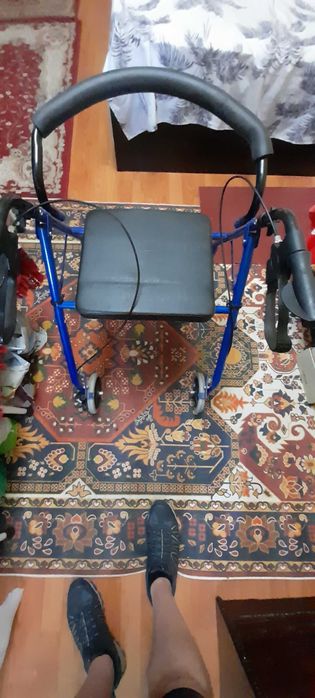 cadru de mers (rollator ) cu 4 roti made in germany