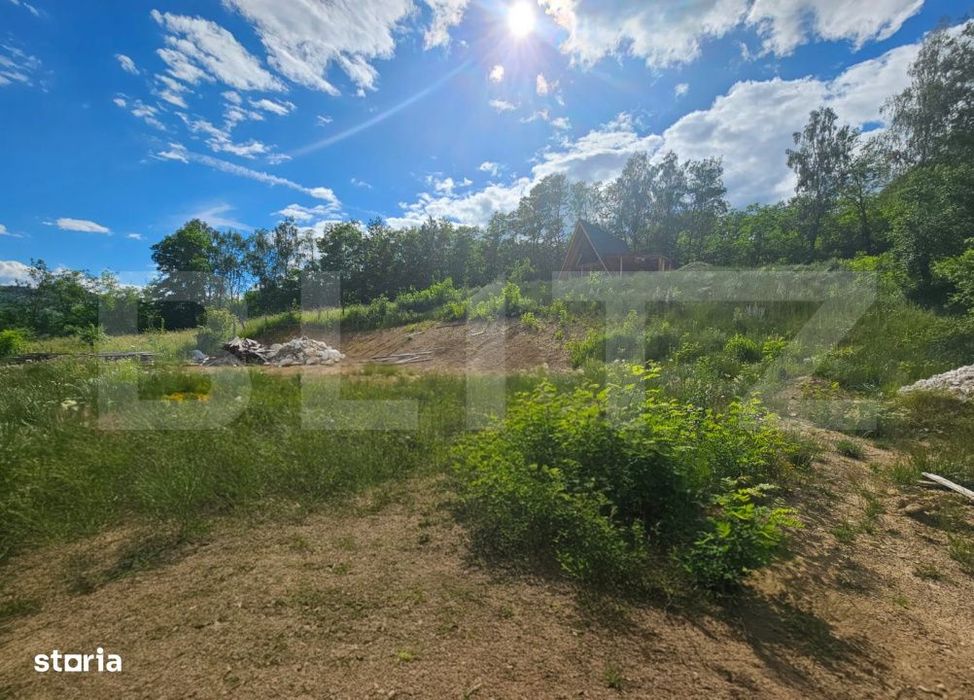 Teren intravilan, 2.000 mp, 2 parcele, zona Lupsa
