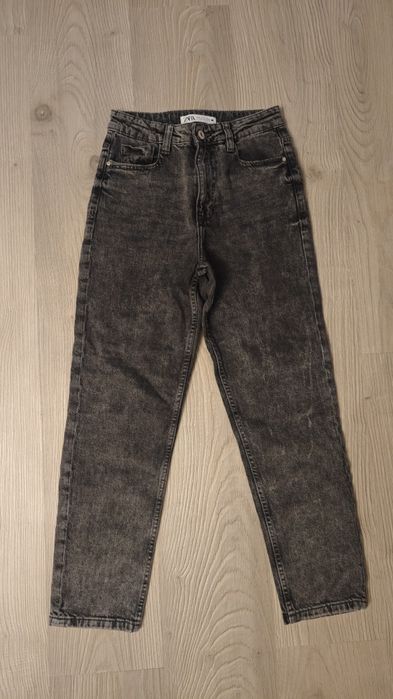 Различни модели дънки Zara