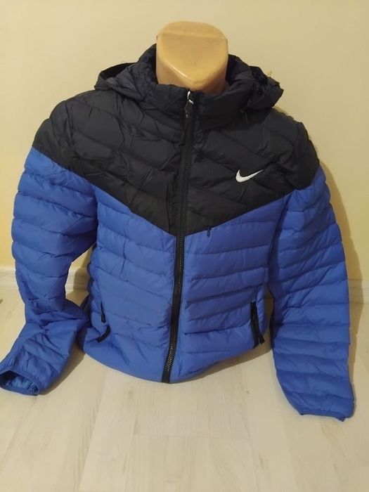Geaca băieți Nike.