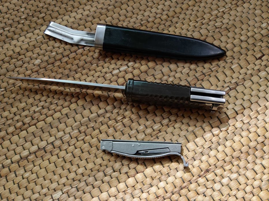 военен нож с кания