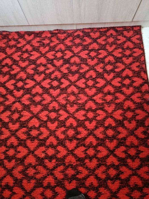 Kitoblar uchun tayyor shkaf va 2 ta bir xil palas bor