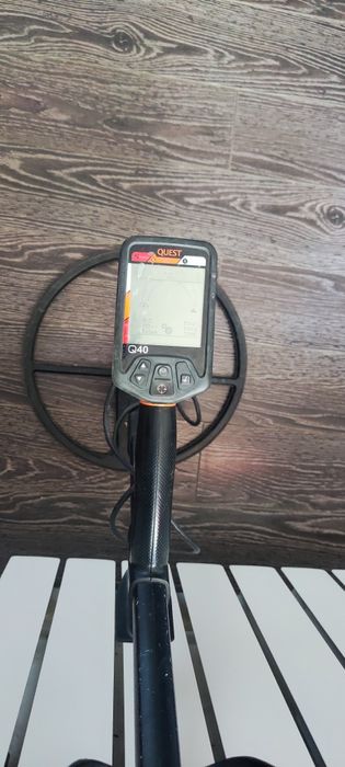 Продам металойскател Quest Q40