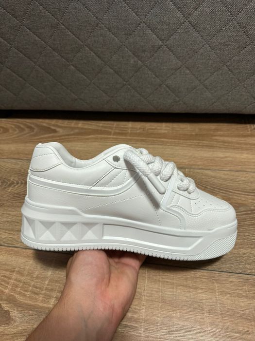 Adidasi Valentin o Garavan i - One Stud Low | sneakers - Noi