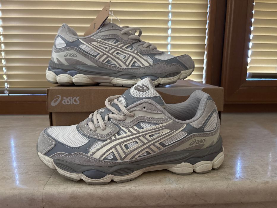 Asics Gel NYC - светли