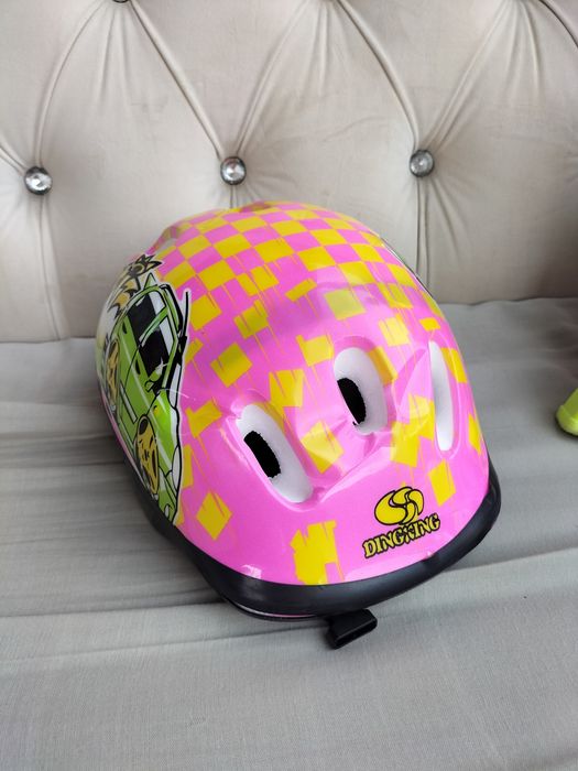 Роликовые коньки в комплекте