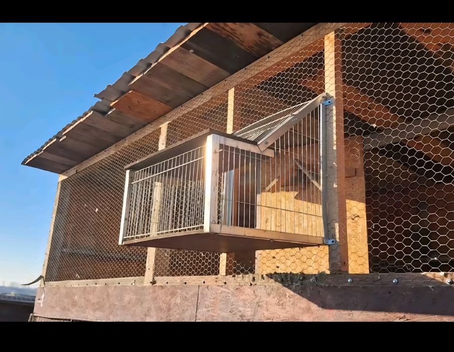 Vând Sputnic Metalic